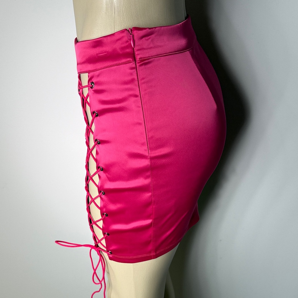 Fashion Nova Fuchsia Satin Lace-Up Mini Skirt Dark Fuchsia/red NWOT - Picture 5 of 7